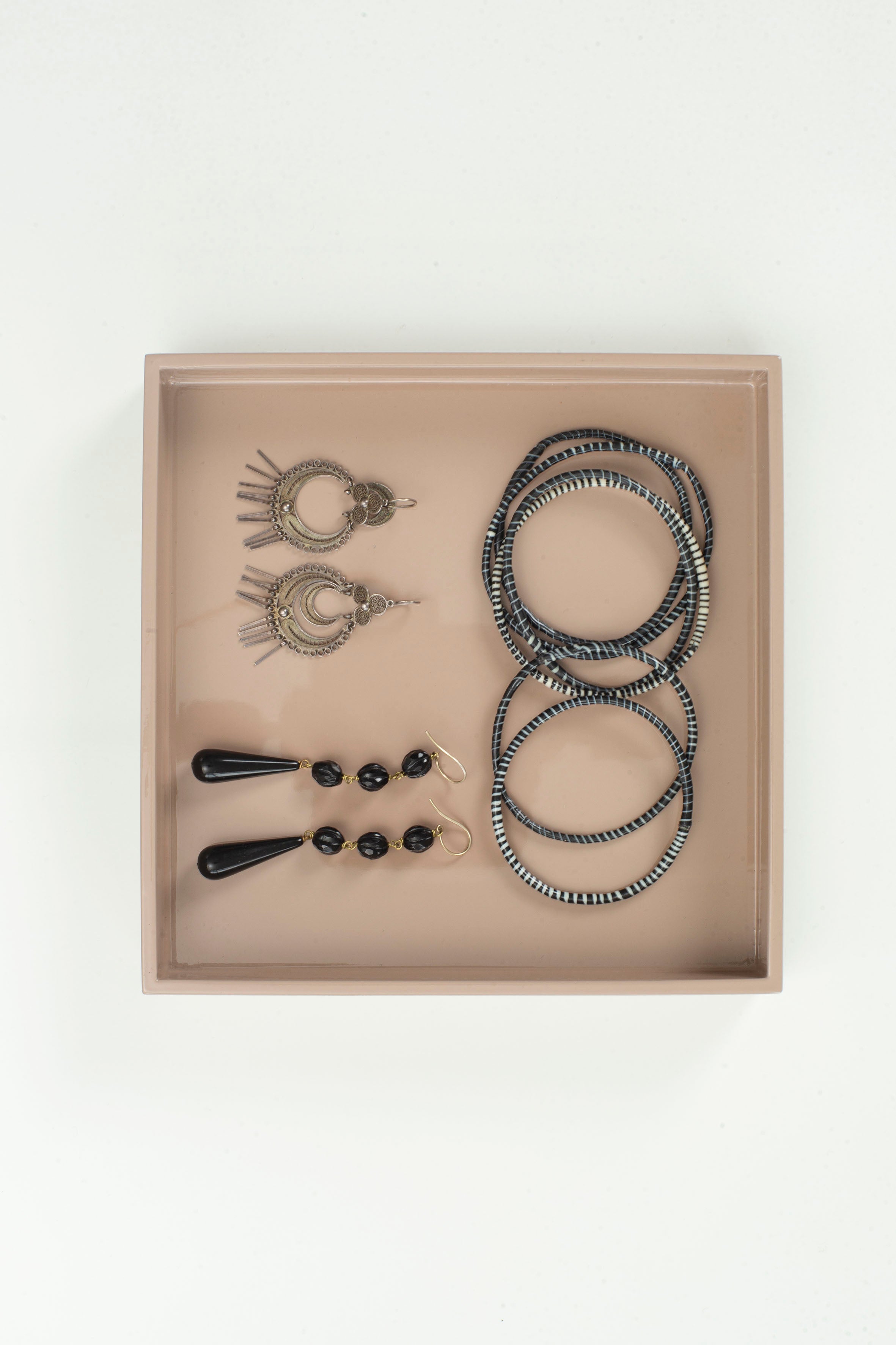 Lacquer Tray 20x20 Skin