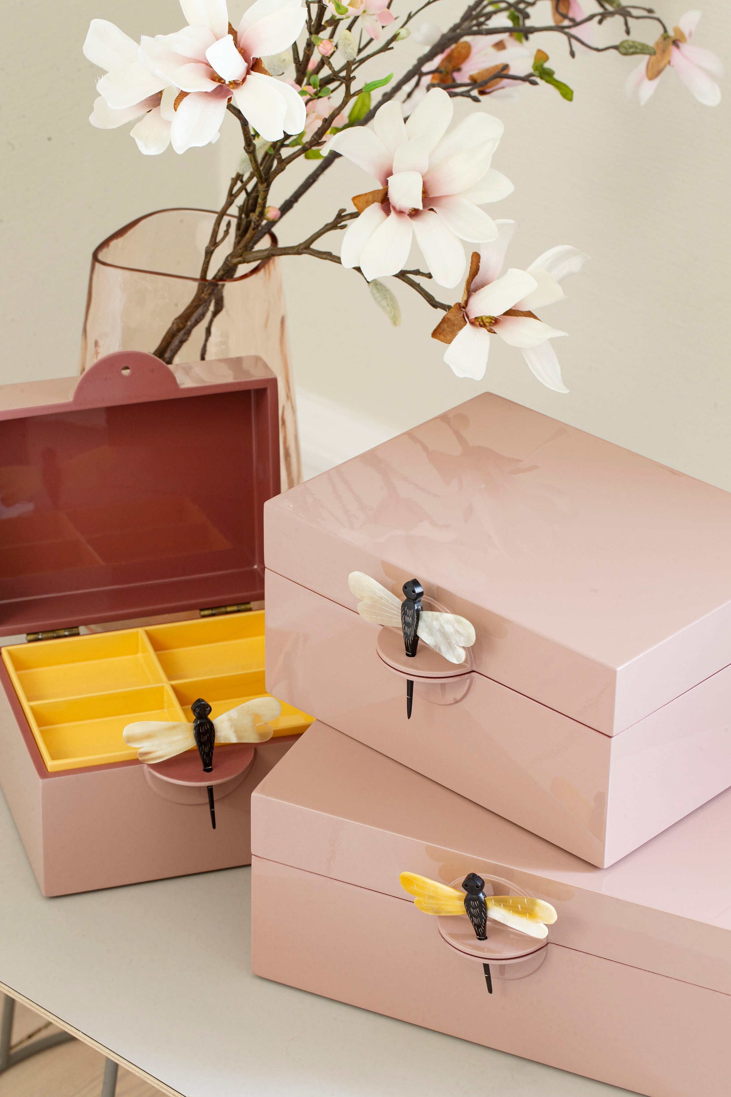 Lacquer Box B Powder