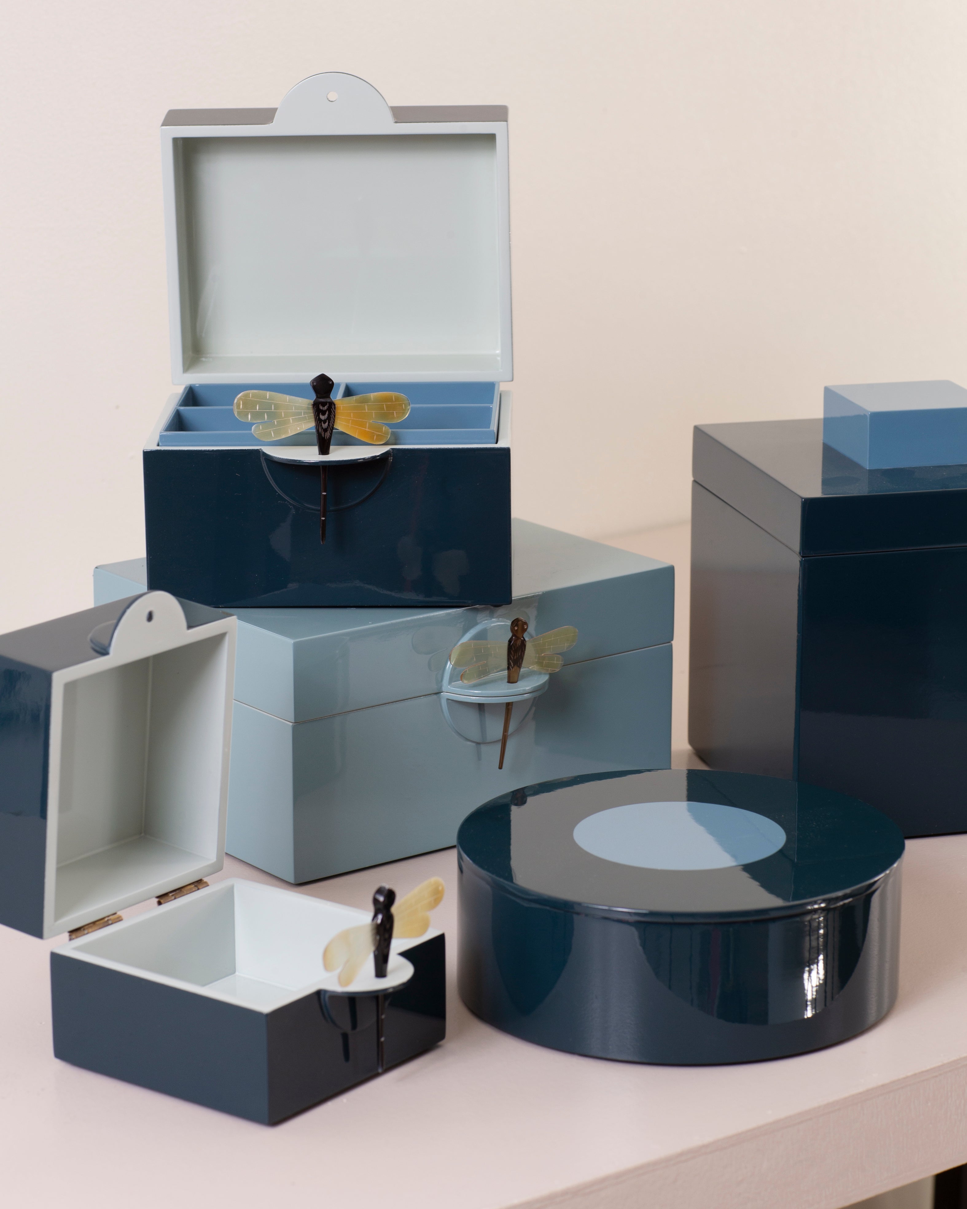 Round Lacquer Box w Circle Dark Petrol