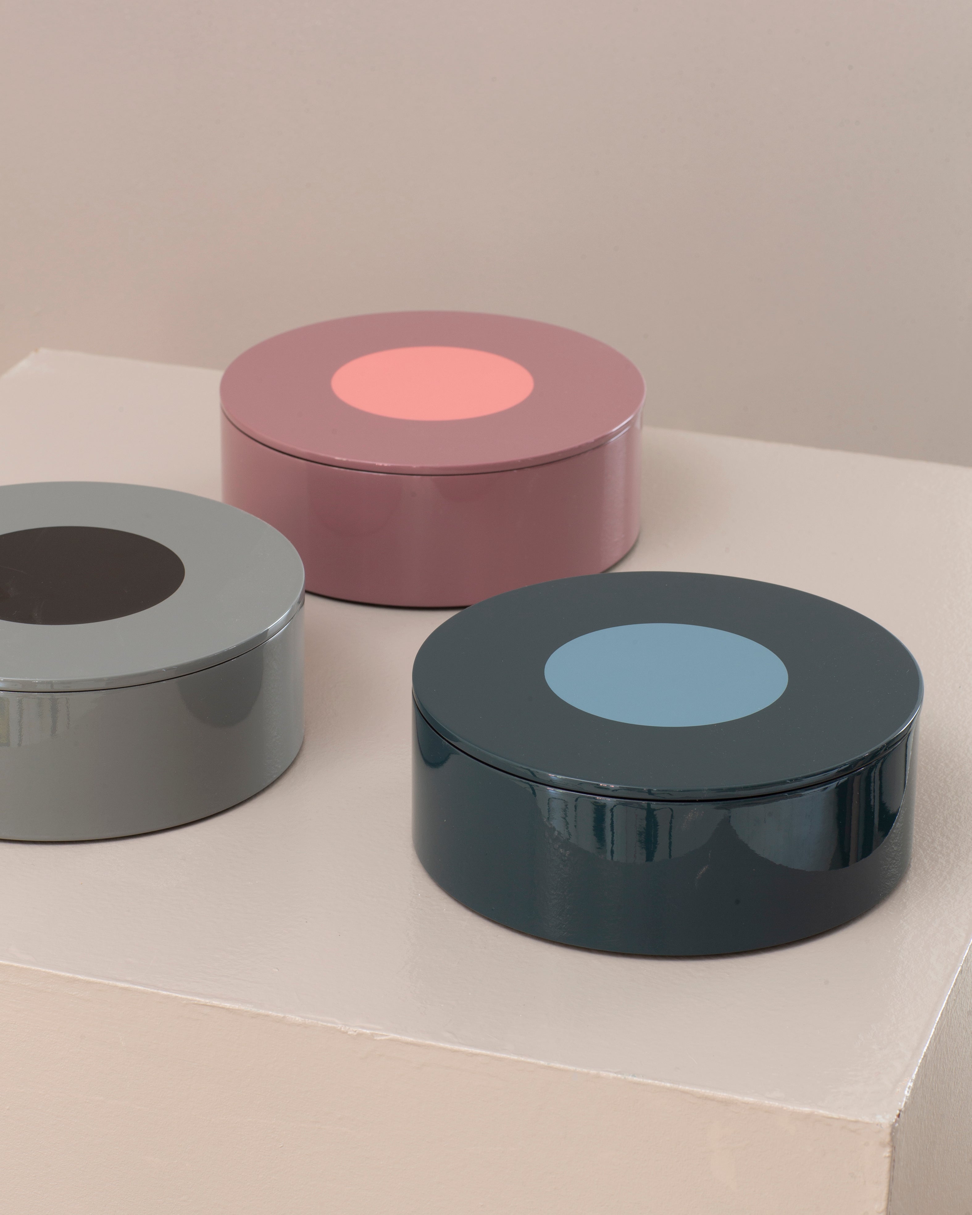 Round Lacquer Box w Circle Dark Petrol