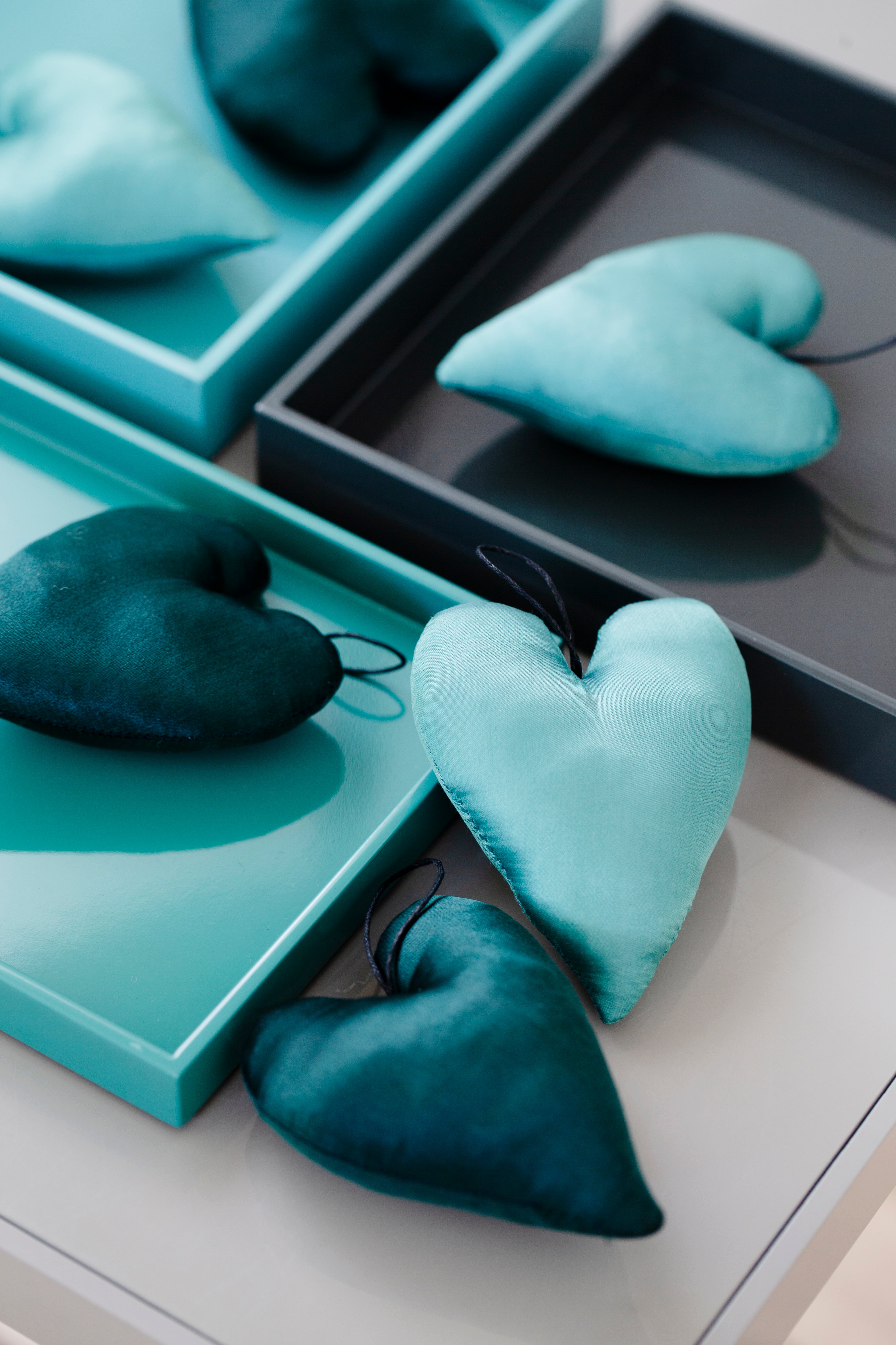 Silk heart racing green