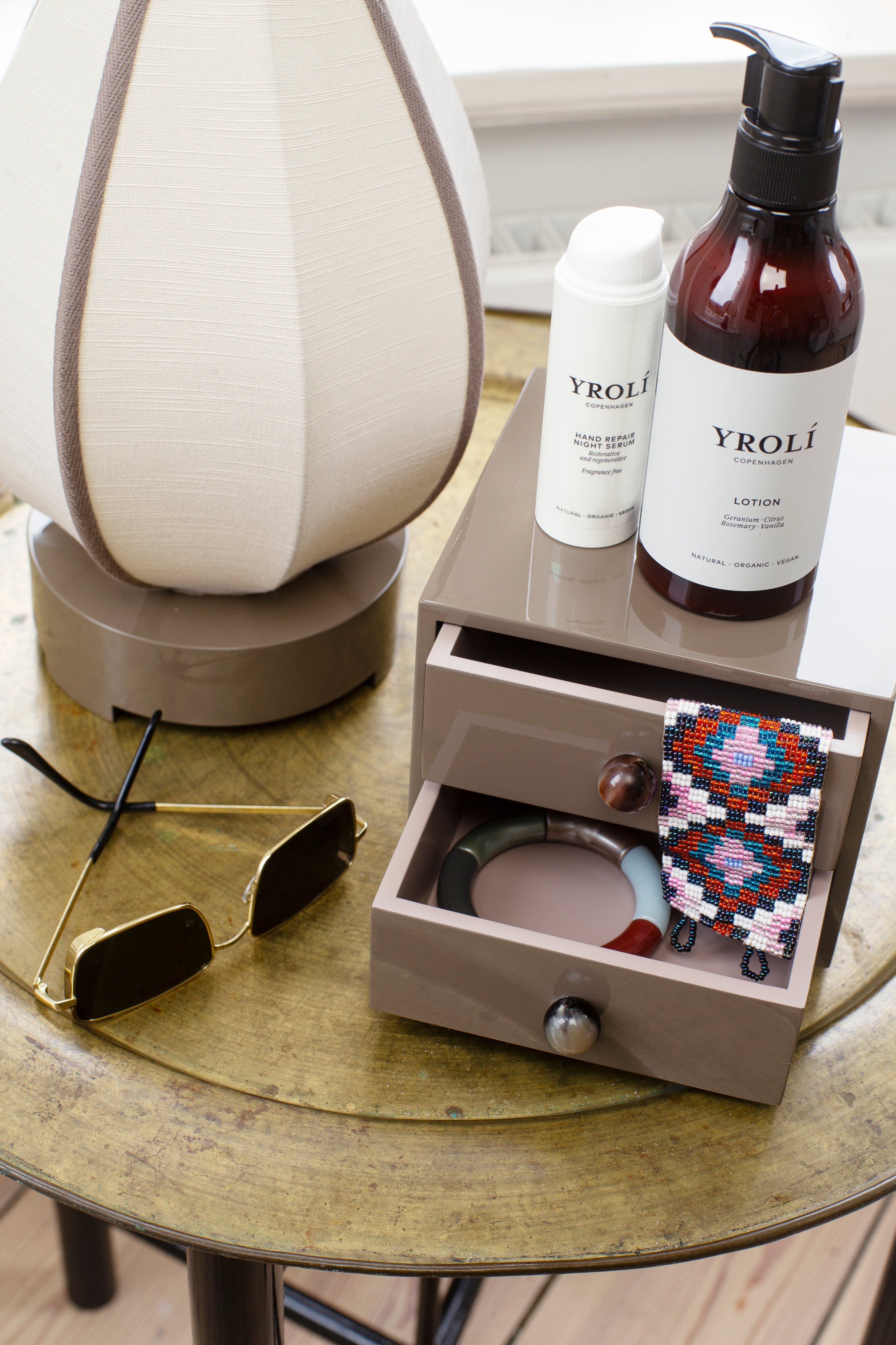 Lotus tablelamp, earth