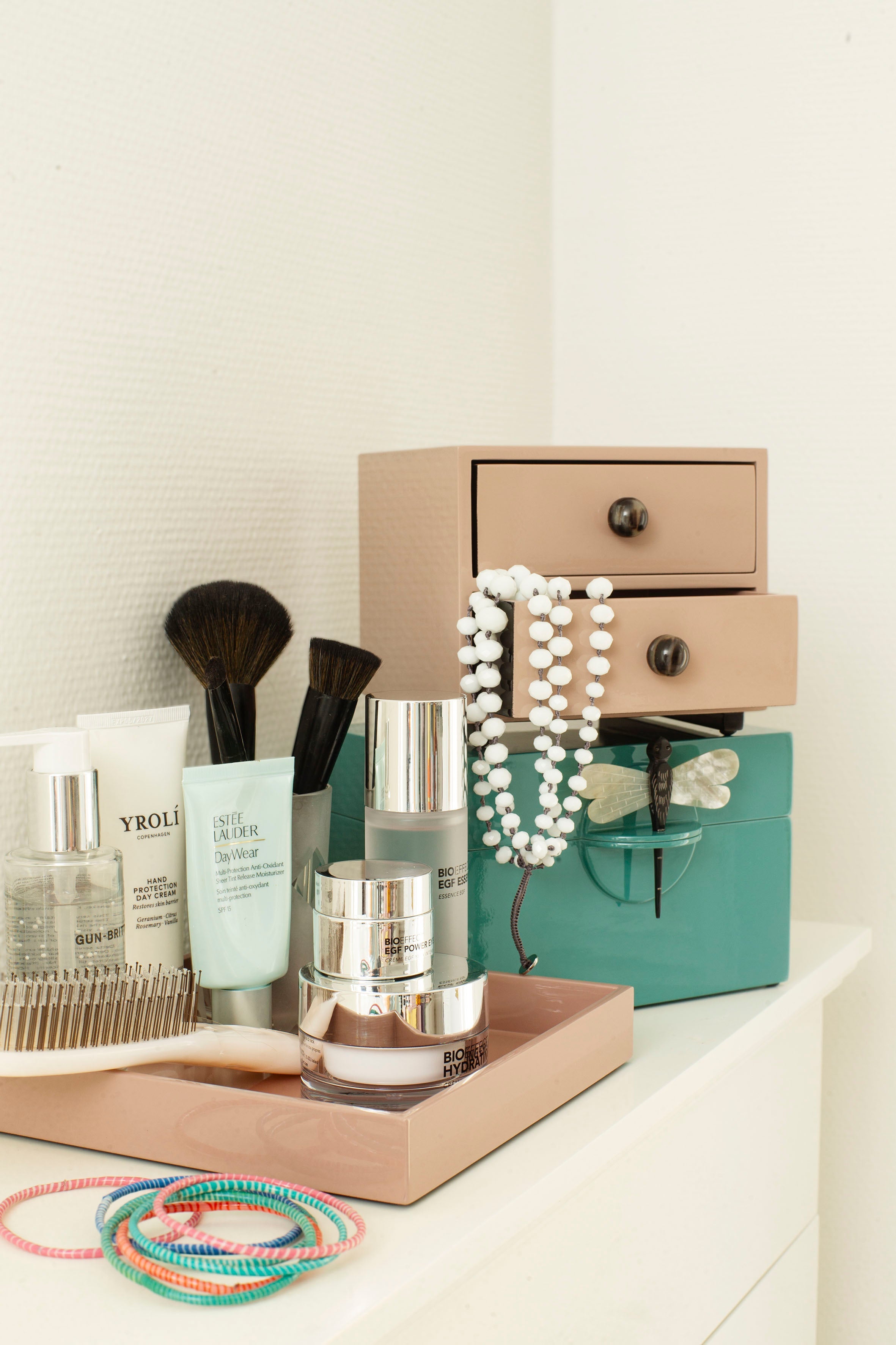 Chest of drawers, 2, Skin