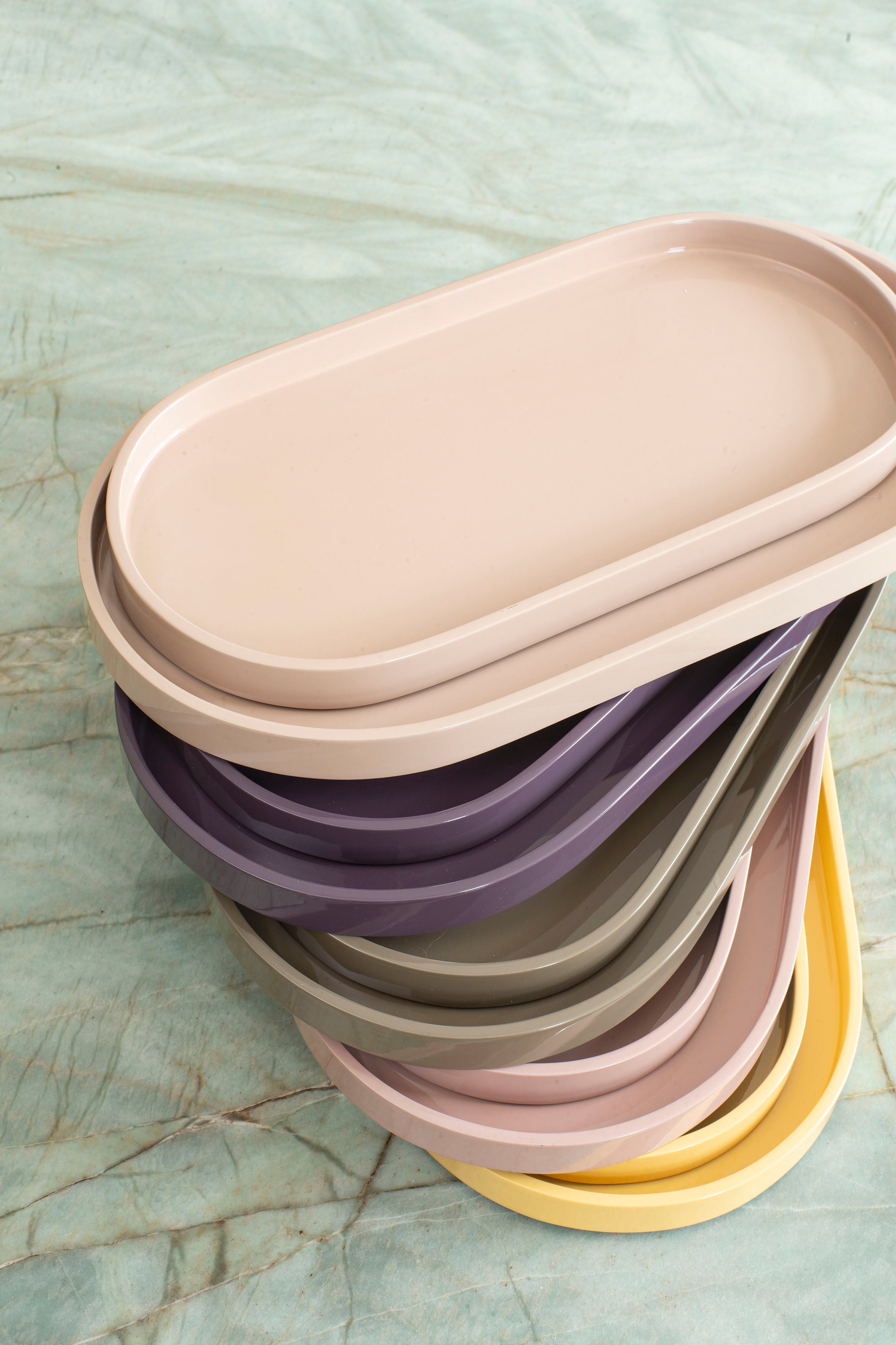 Lacquer Tray Oval S, Powder