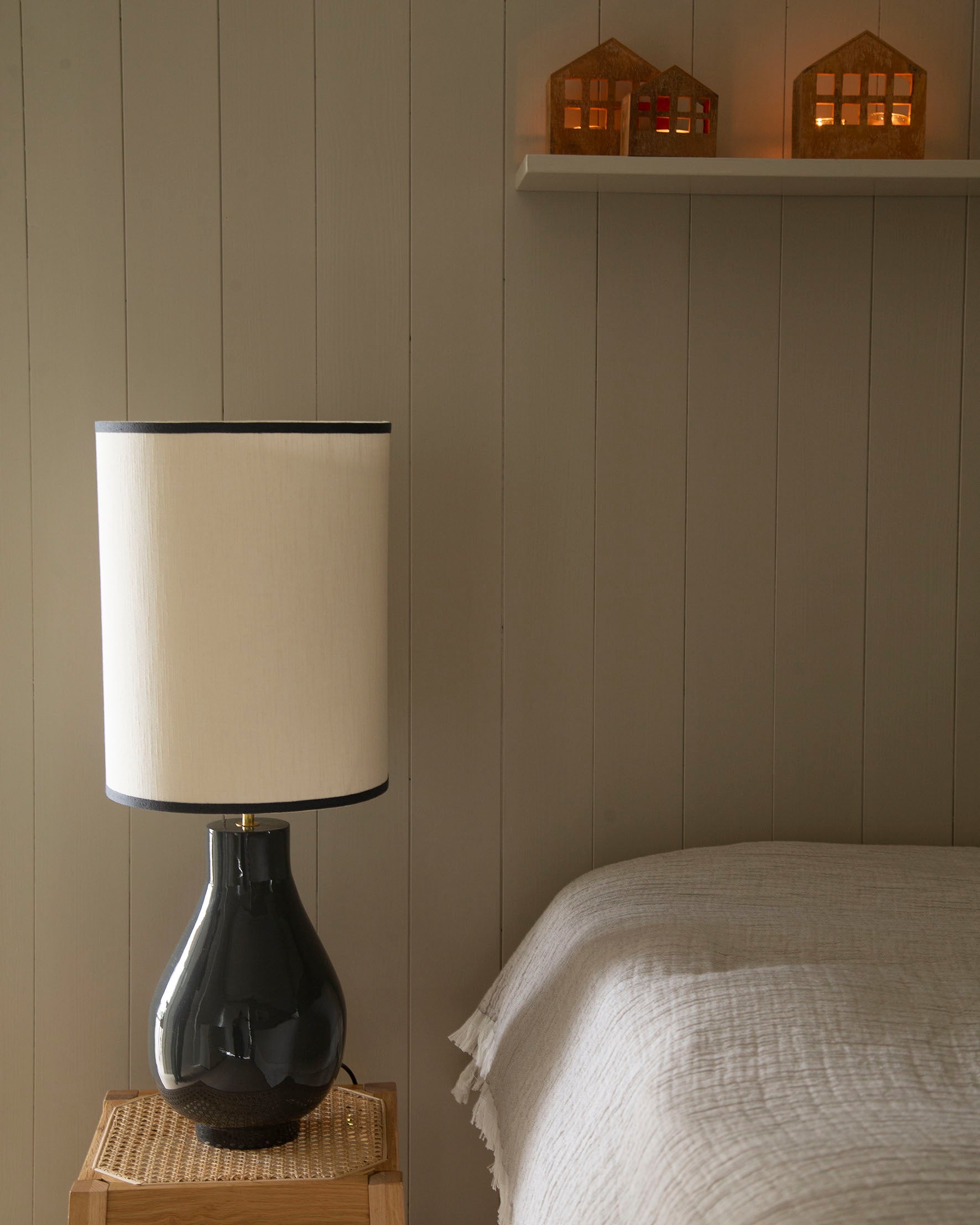 Drop lamp base, coal