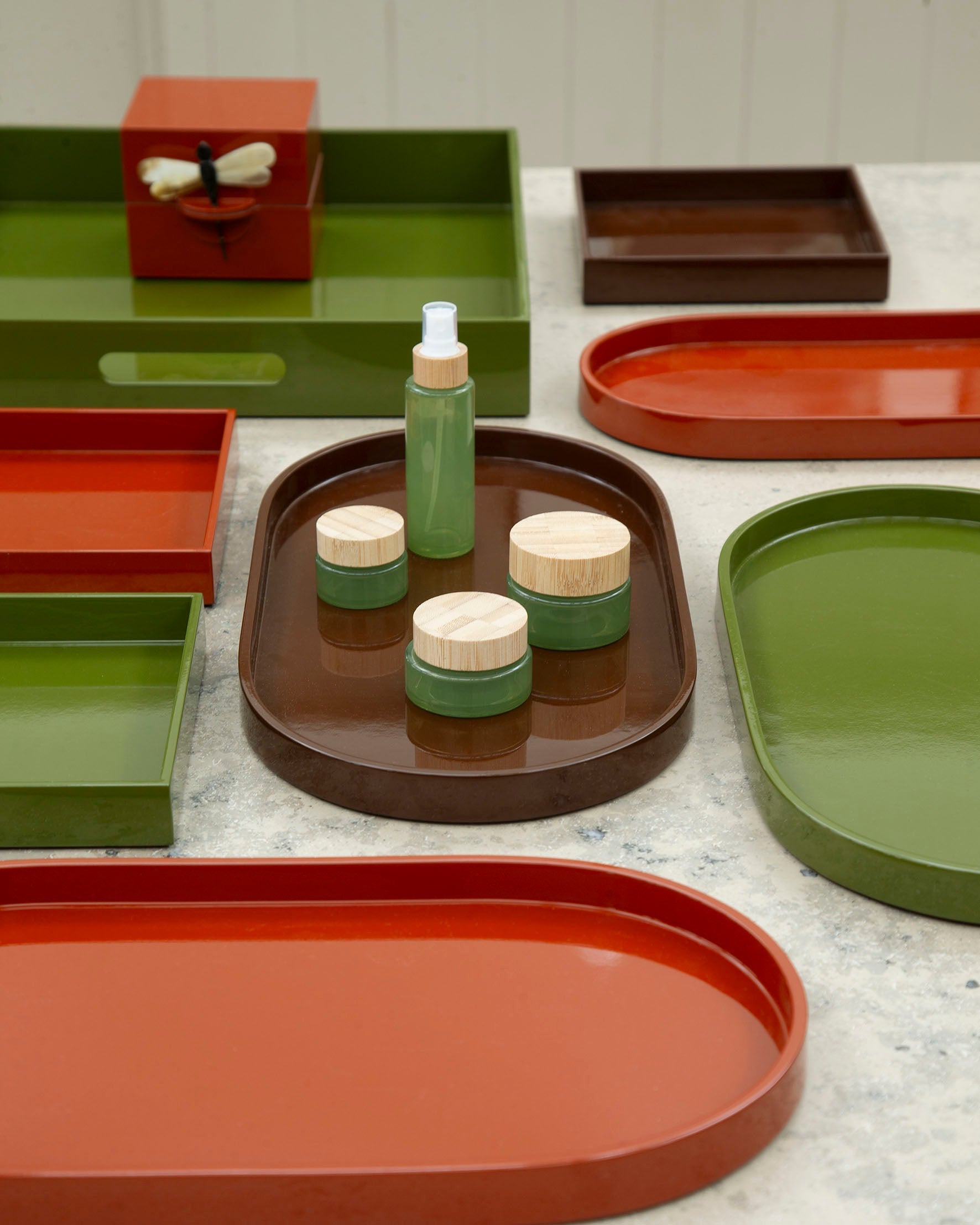 Lacquer Tray Oval B, chocolate